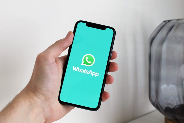 comment installer whatsapp