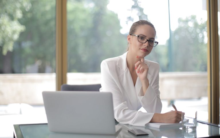 Slogan pour une secrétaire indépendante